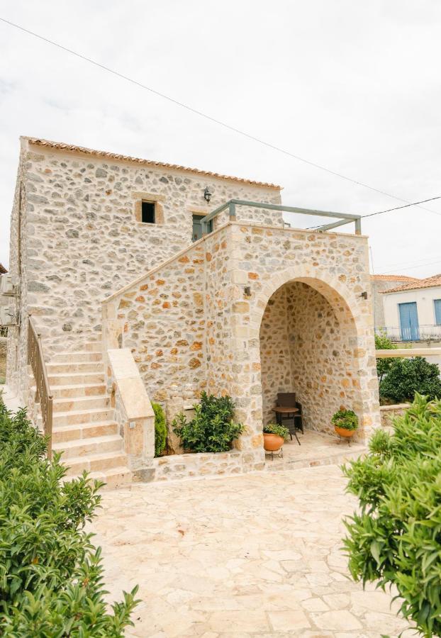 La Tore Di Montenegro Gytheio Exteriör bild